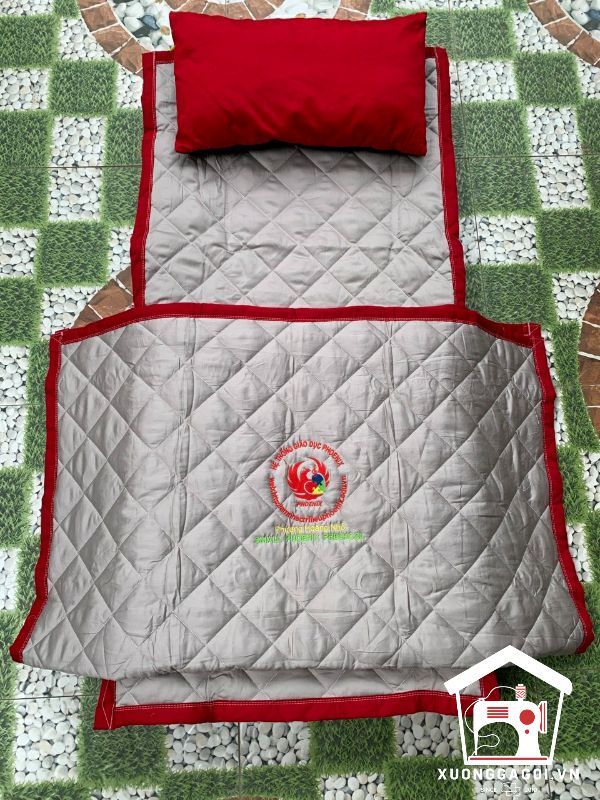 Chăn cho bé đi học